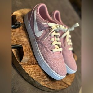 Nike SB Check Solarsoft Canvas Trainers